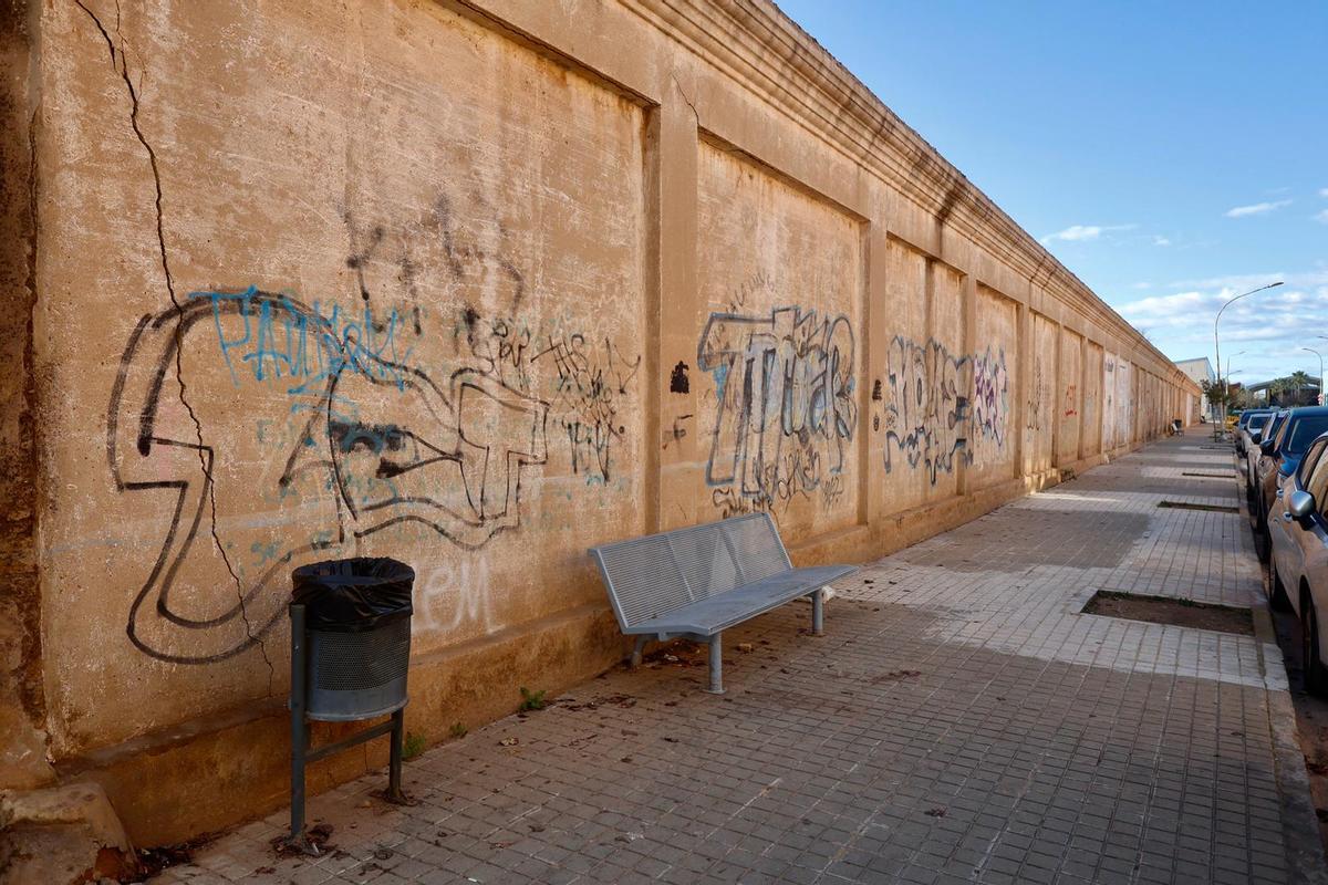 Exterior de la zona de 70.000 metros cuadrados que albergó espacios militares.