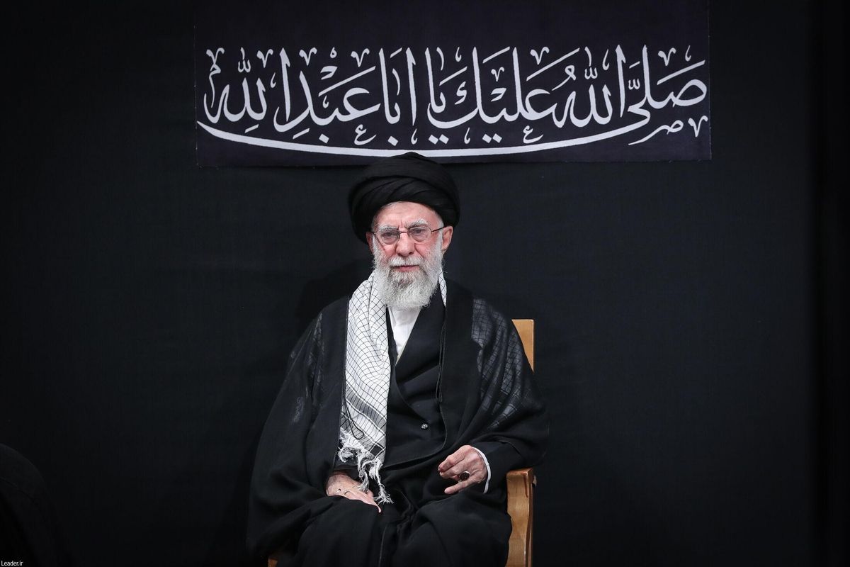 El líder supremo de Irán aparece por primera vez en público desde la guerra con Israel