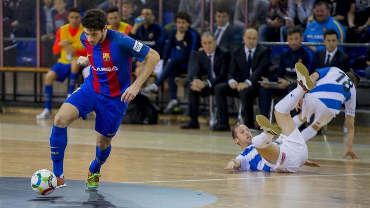 Marc Tolrà selló su excelente partido con un gol a puerta vacía