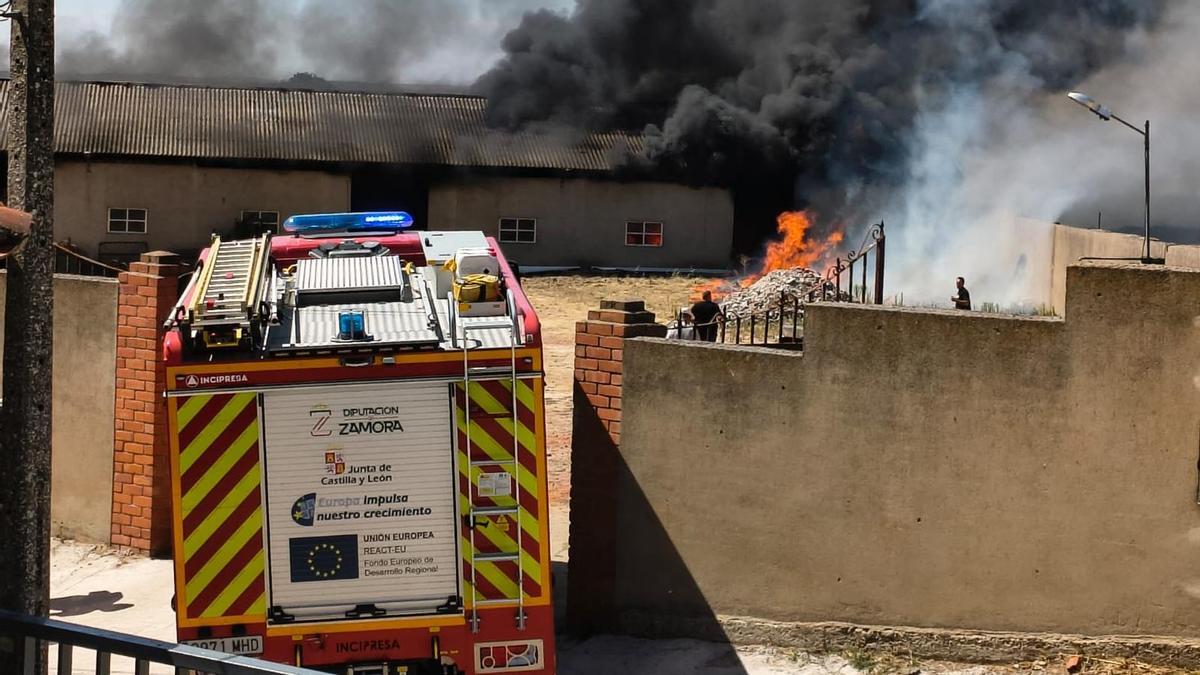 Incendio en una nave de Pereruela de Sayago