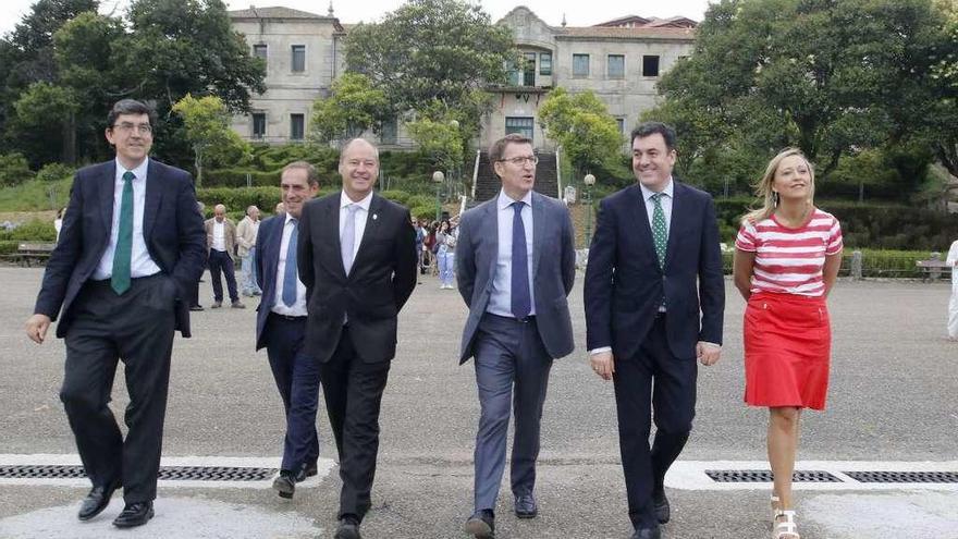 López-Chaves, Martínez, Mato, Feijóo, Rodríguez y Muñoz, ayer en la ETEA. // A. Villar