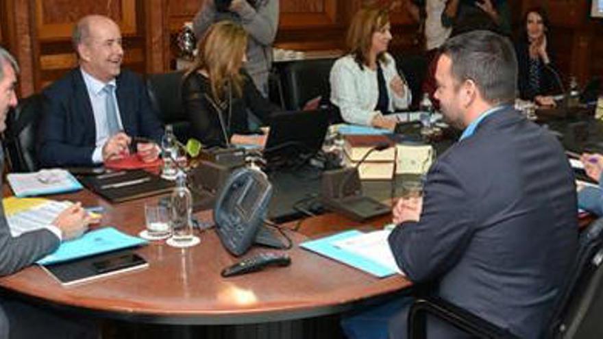 CC y PSOE alcanzan un acuerdo sobre el Fdcan en un Consejo sin sobresaltos