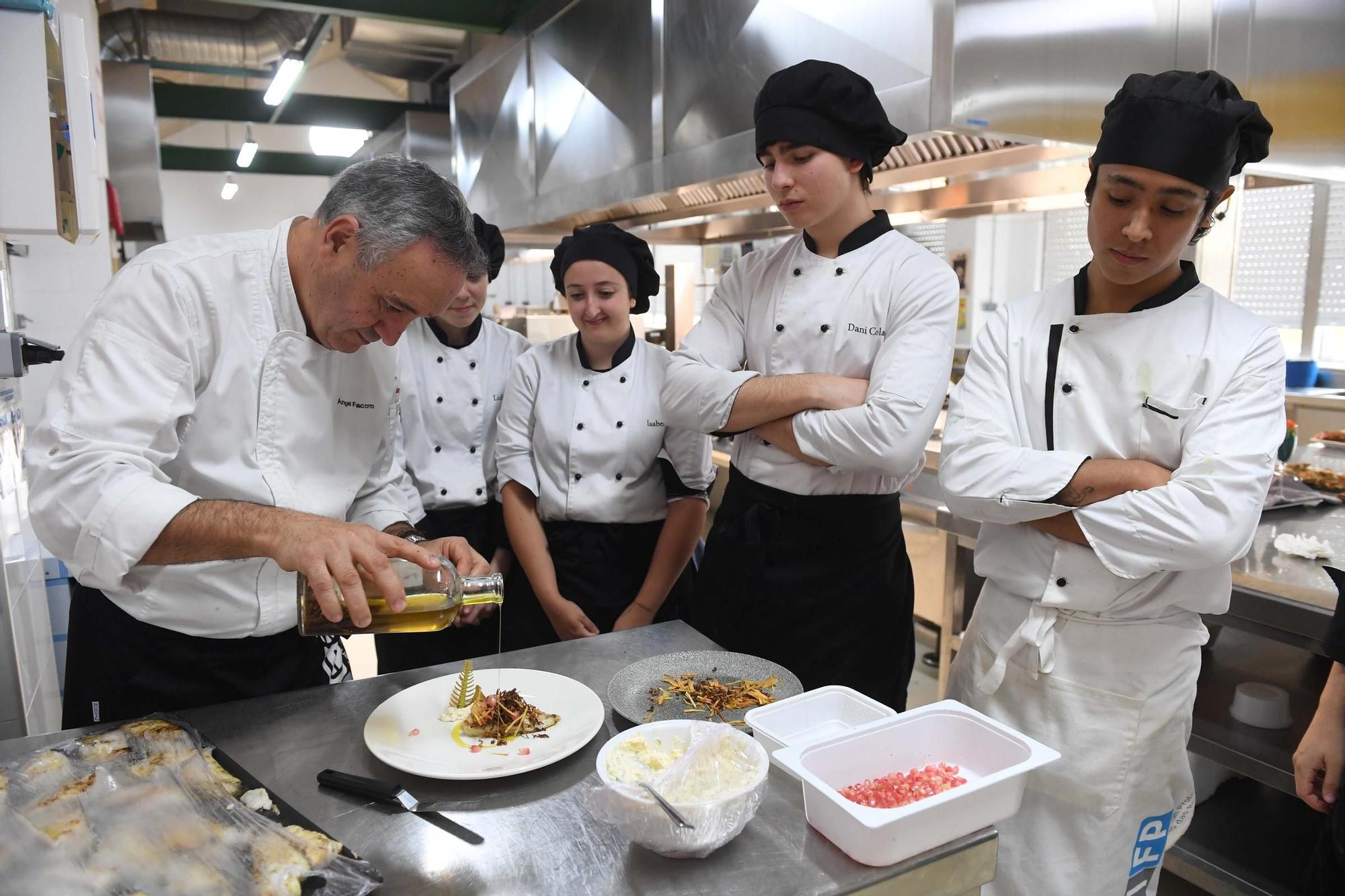 Alumnos del CIFP Paseo das Pontes convierten la escuela en un servicio de comidas real