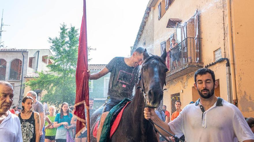 Berga recupera la festa d’Els Elois amb una versió menys passada per aigua