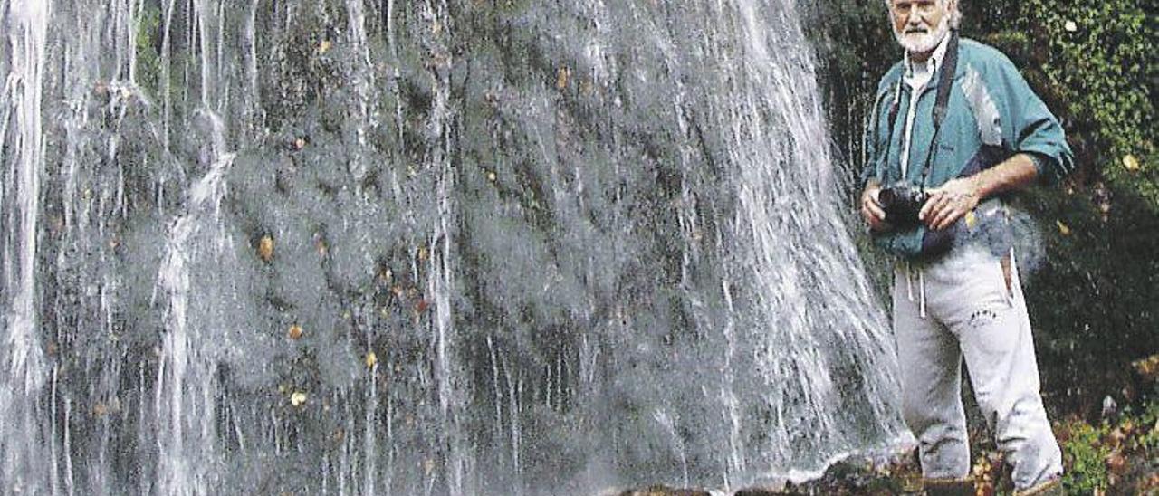 Celso Peyroux, en la cascada del Surianu.