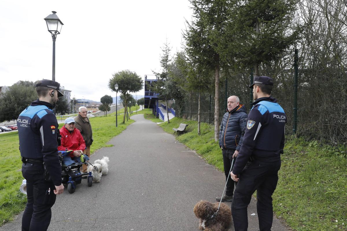 La Policía de Barrio en La Corredoria.