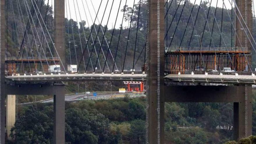 Estado actual del tablero del puente de Rande, con los trabajos paralizados. // R. Grobas