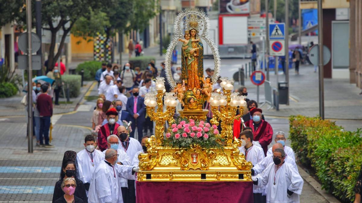 Ofrenda de flores a la patrona de Almassora