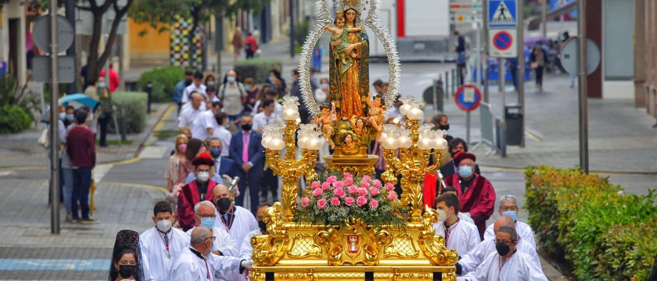 Ofrenda de flores a la patrona de Almassora