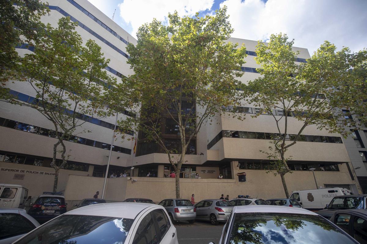 El médico fue detenido en las dependencias de la Policía Nacional de Palma.