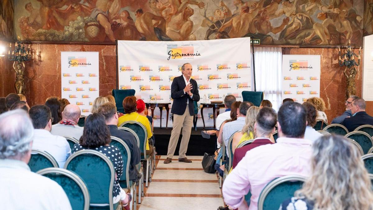 La Academia de Gastronomía de Las Palmas analiza la relación entre endocrinología y gastronomía en un nuevo encuentro divulgativo