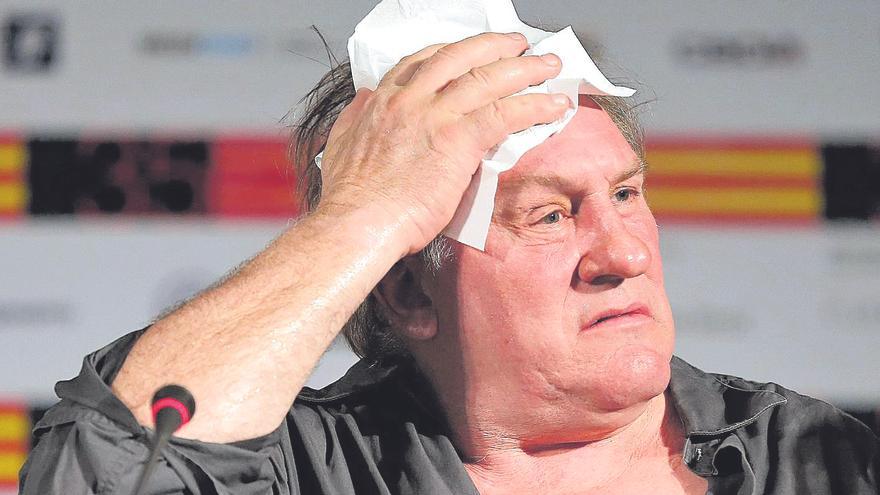 Una periodista española denuncia a Gérard Depardieu por haberla violado en 1995