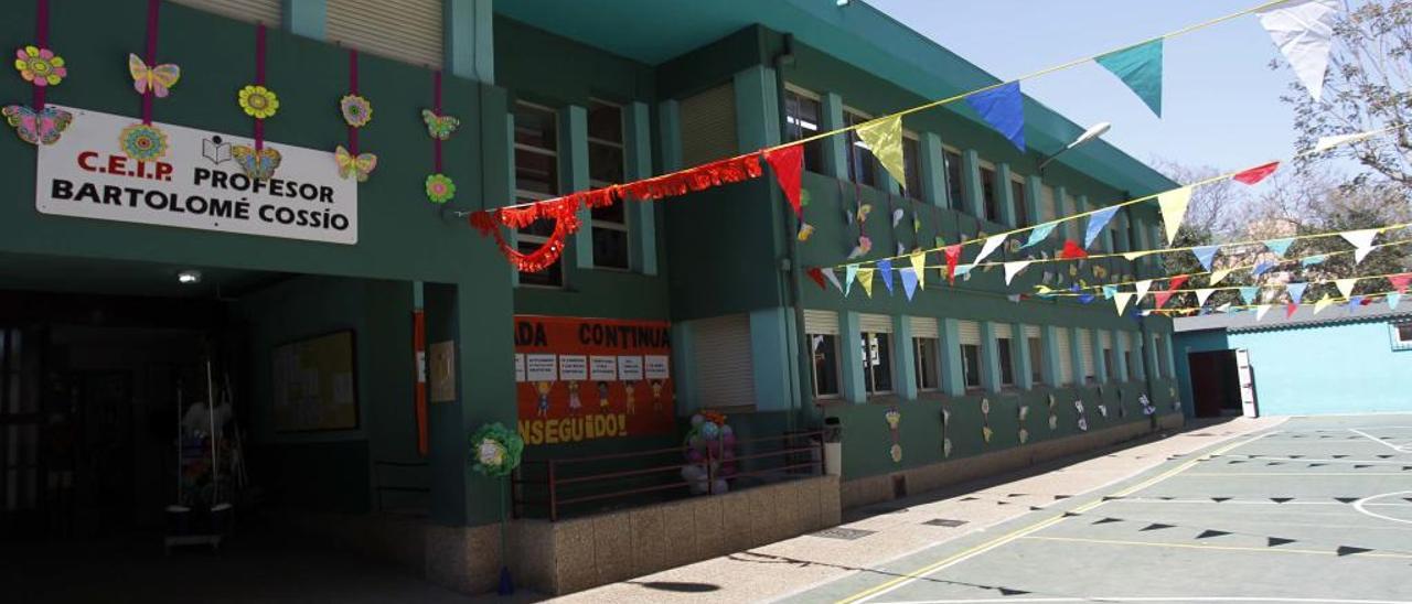 Patio a reformar en el CEIP Profesor Bartolomeu Cossio.