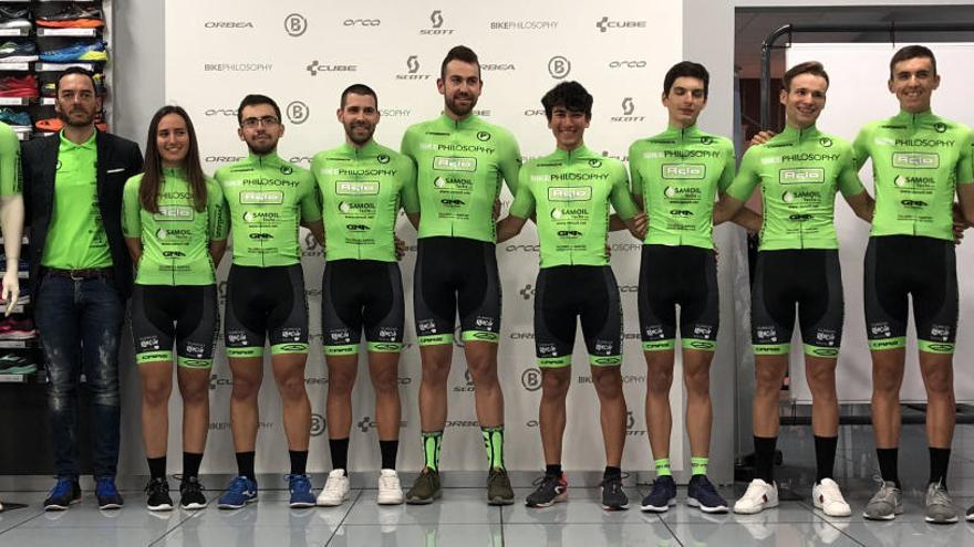 El equipo, en la presentación.