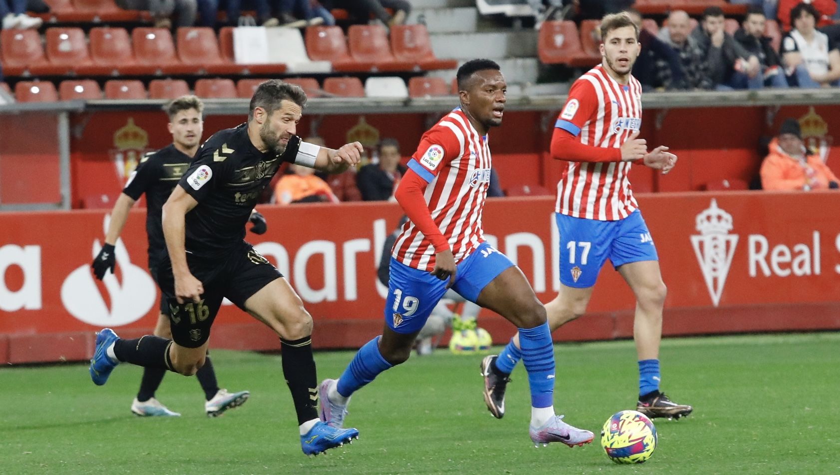 Así se vivió el encuentro entre el Sporting y el Tenerife