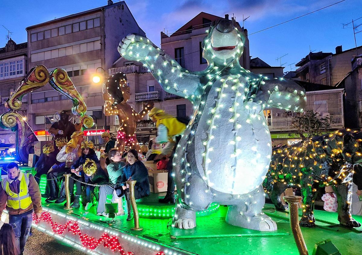 Las fotos de Sus Majestades los Reyes Magos recorriendo Cangas