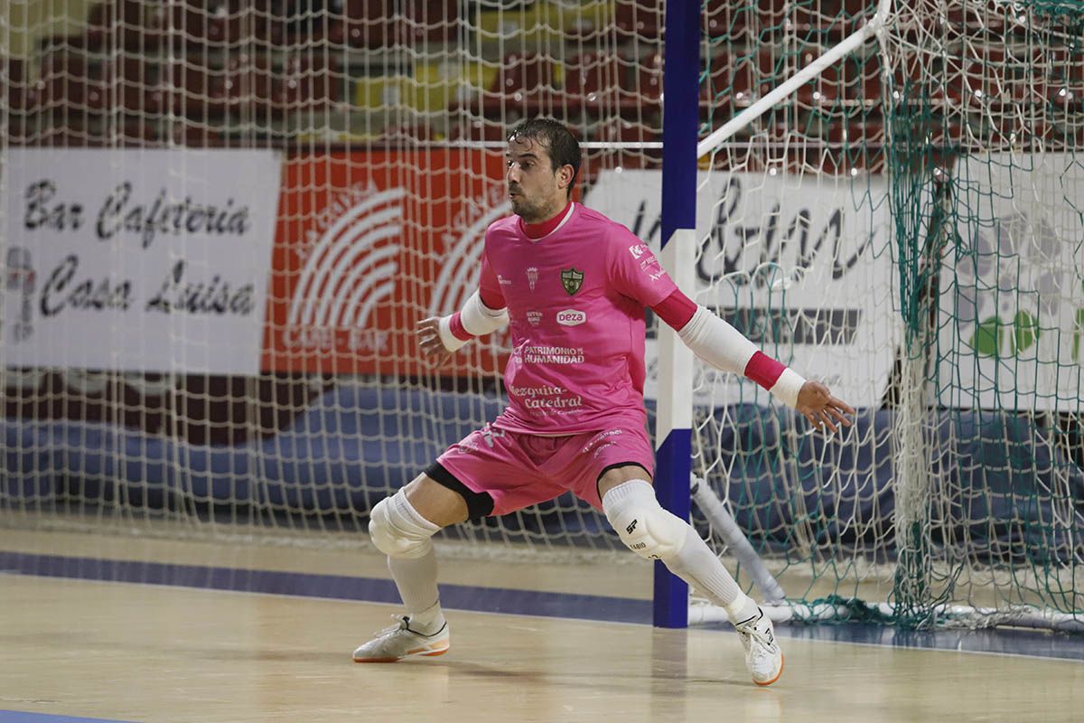 Las imágenes del derbi entre el Córdoba Futsal y el Betis en Vista Alegre