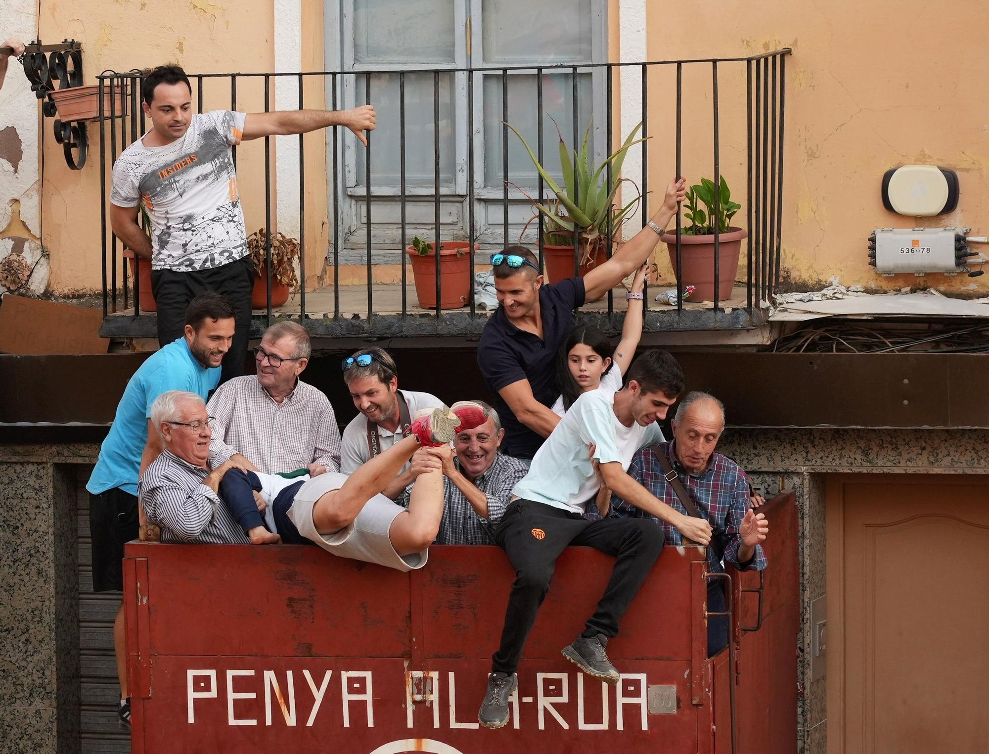 La tarde taurina del viernes de la Fira d'Onda, en imágenes