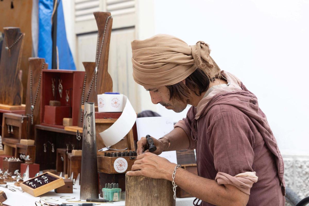 La lluvia ensombrece el primer día de la Feria Ibiza Medieval