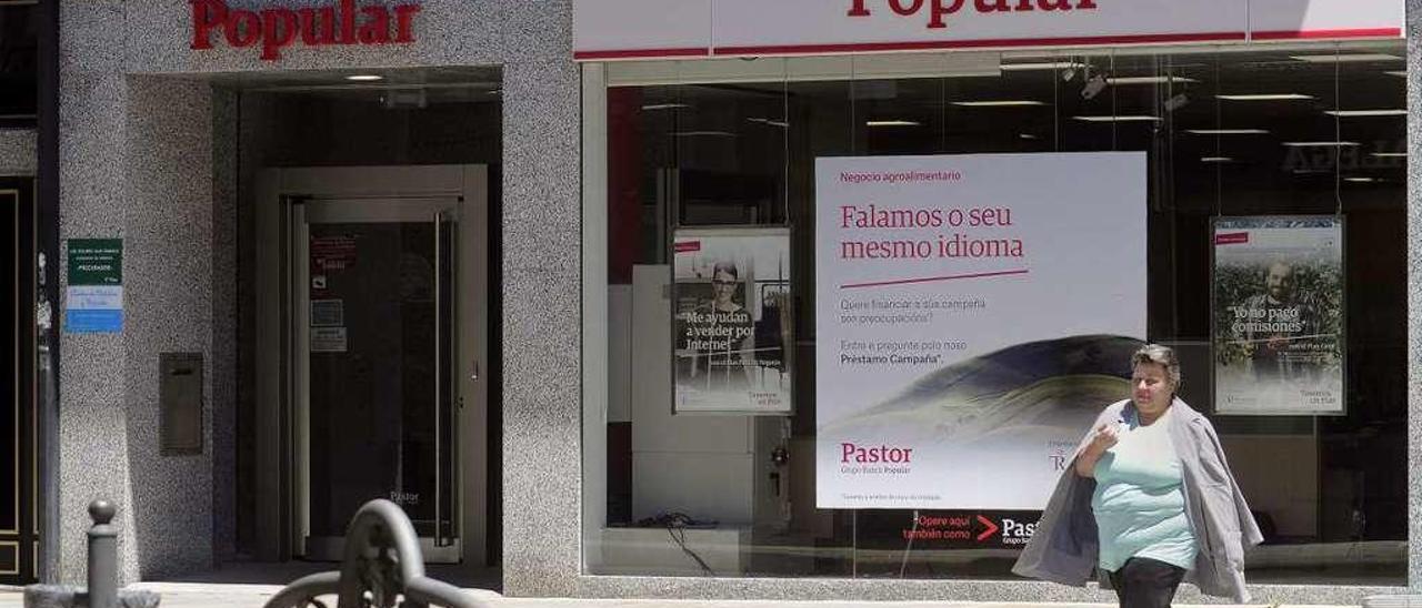 Oficina del Banco Popular en la rúa da Ponte de Lalín. // Bernabé/Javier Lalín