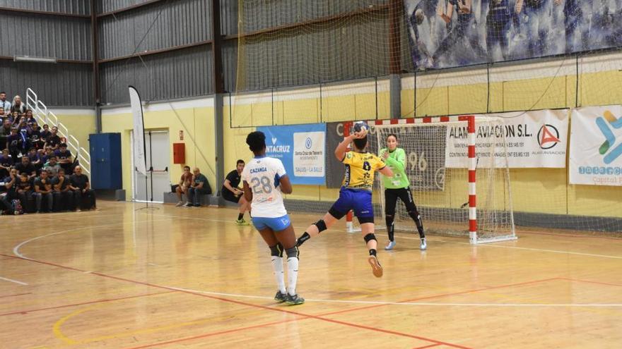 El Rocasa firma tablas en el derbi canario ante el BM Salud Tenerife