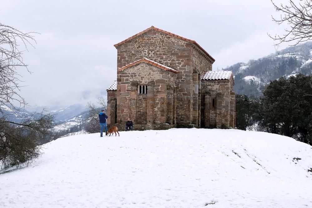 Así luce Santa Cristina de Lena nevado