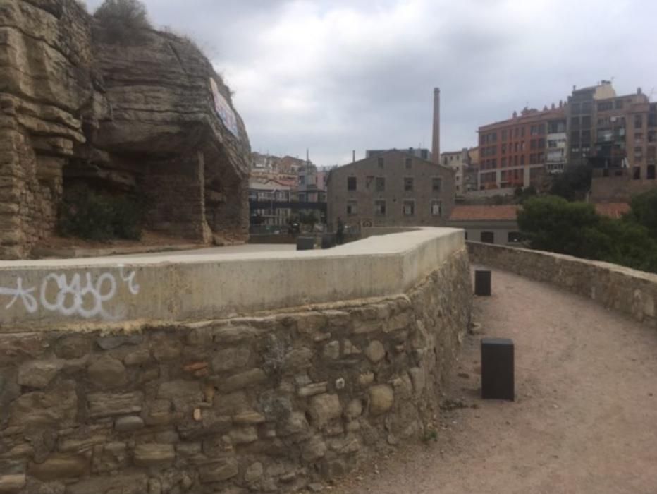 Mala conservació al camí dels Corrals de Manresa