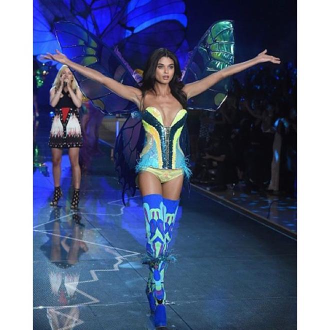 Daniela Braga en Victoria's Secret Fashion Show 2015