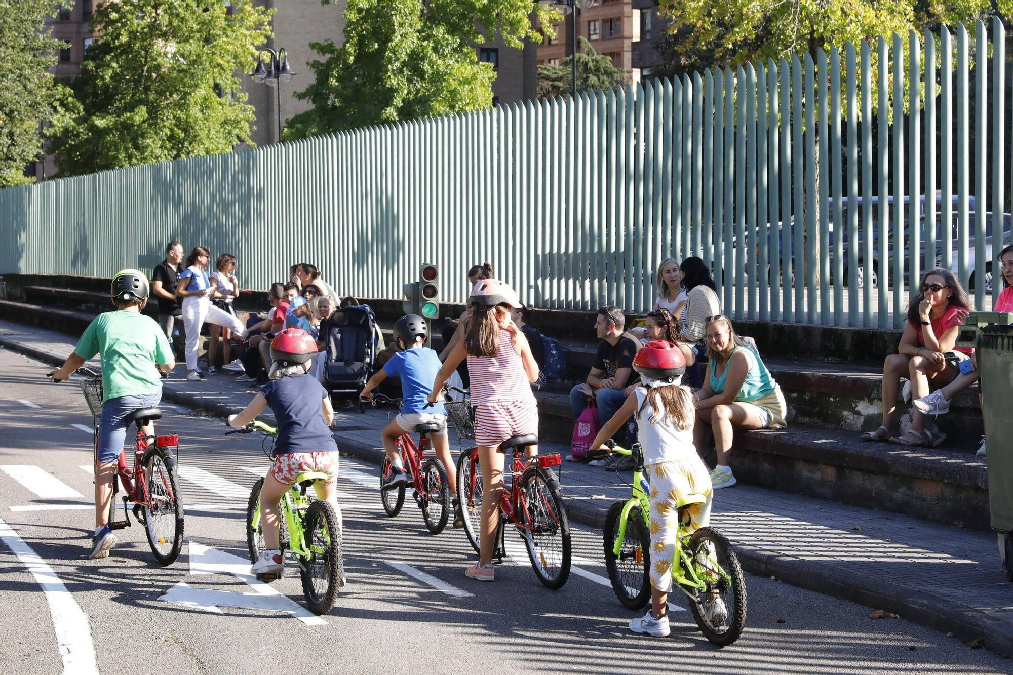 En imágenes: Los más pequeños aprenden educación vial en el Parque Infantil de Tráfico de Gijón