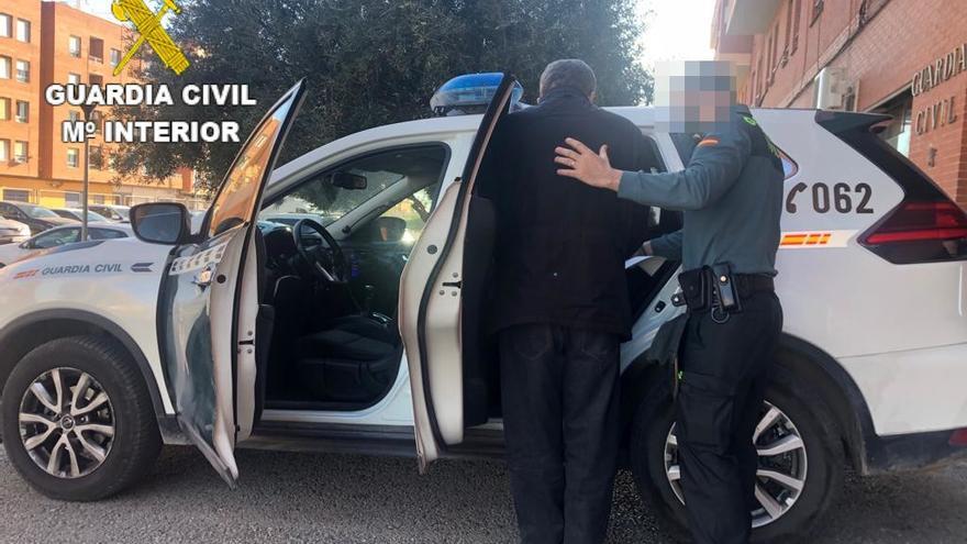 LA GUARDIA CIVIL DETIENE A UN HOMBRE POR 7 DELITOS DE ROBO CON FUERZA EN VIVIENDAS CON MORADORES EN EL INTERIOR