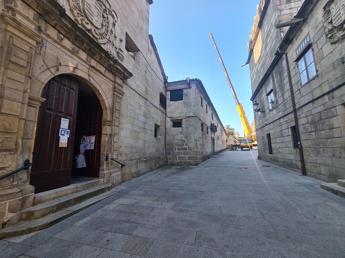 La capilla de Santa Rita, a la izquierda.