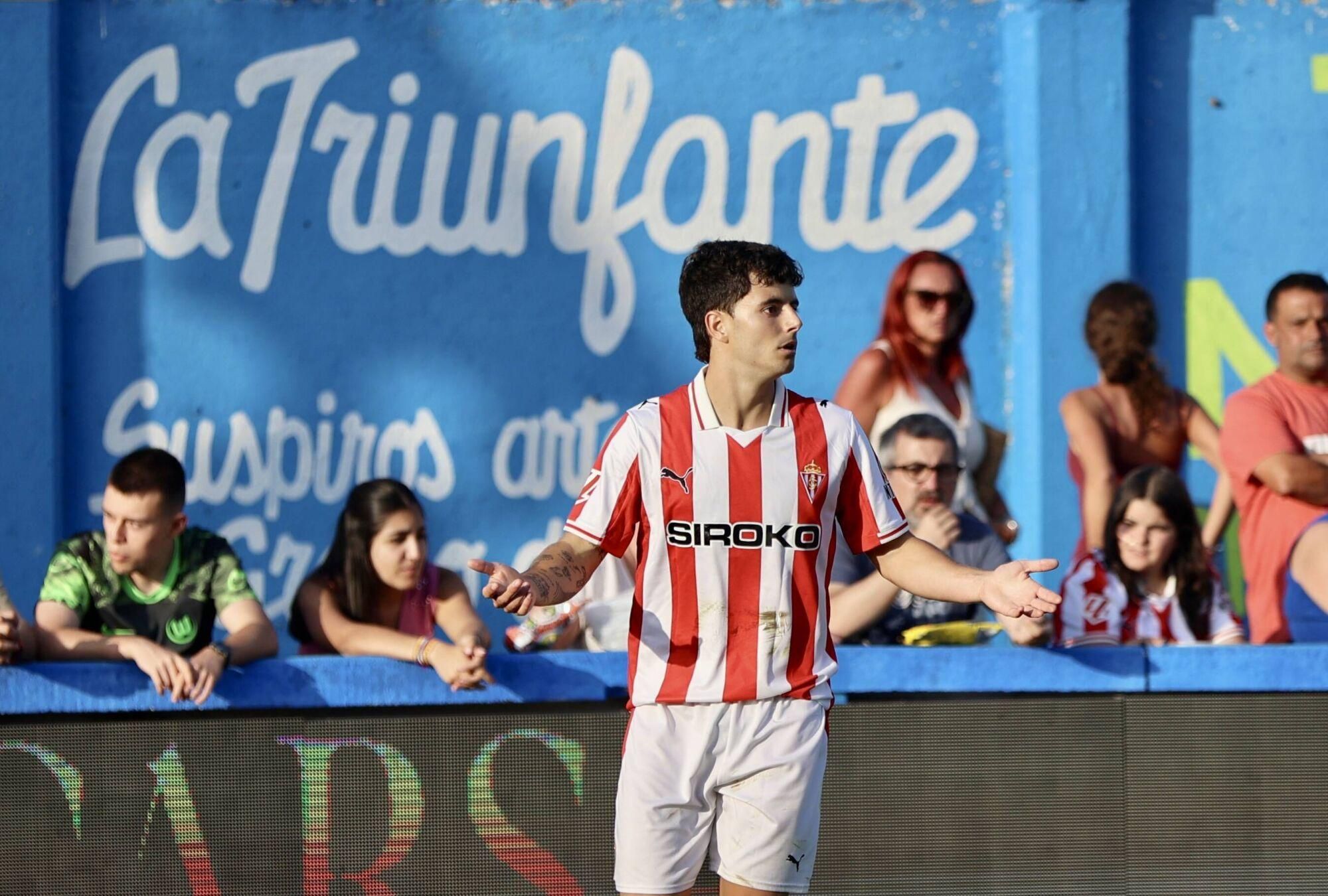 EN IMÁGENES: Amistoso de pretemporada en Grado entre Sporting y Racing de Santander