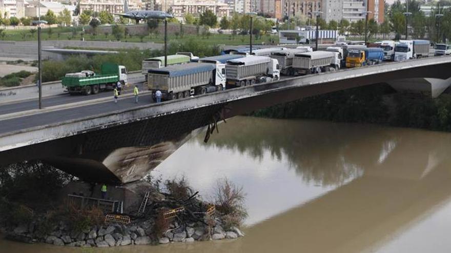 Las pruebas de carga en el puente descartan que sufra daños severos