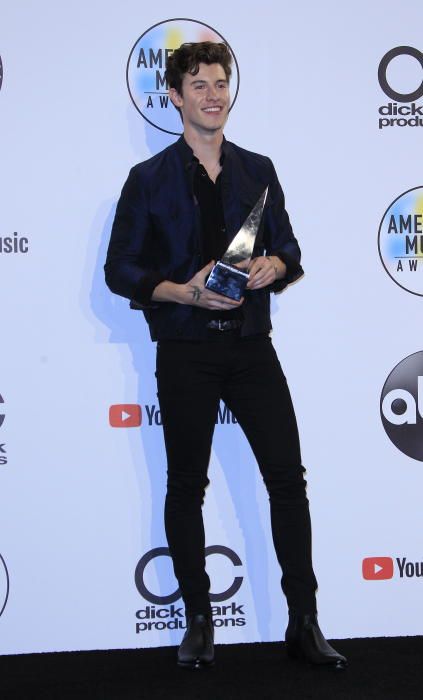 Los looks de los American Music Awards