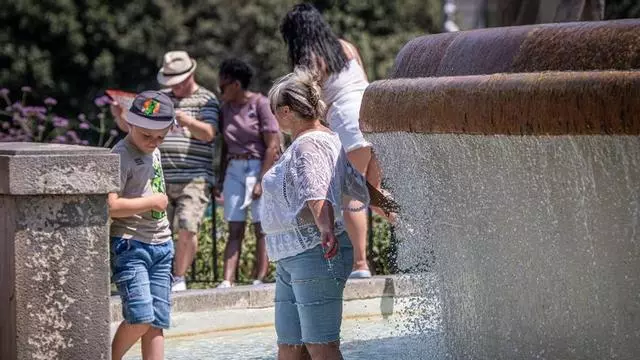 Protección Civil mantiene activada la alerta por calor extremo en Catalunya