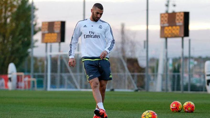 Benzema, entrenando en solitario.