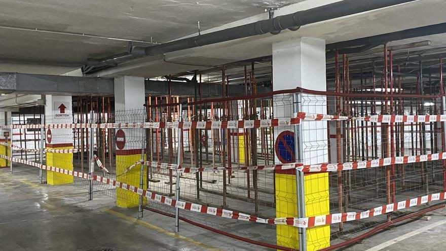 El aparcamiento del Mercat Nou de Ibiza tiene una de cada tres plazas precintadas