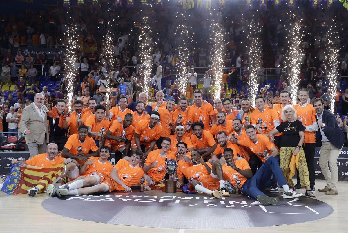 Celebración del Valencia Basket tras ganar la segunda Liga Endesa en la historia del club.