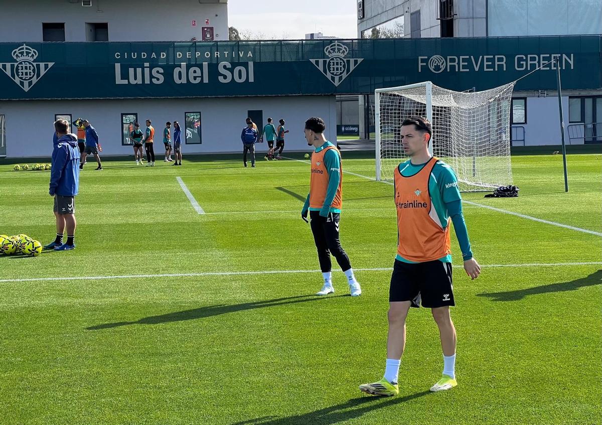 Fidalgo y Antony, en un entrenamiento del Betis en la CD Luis del Sol