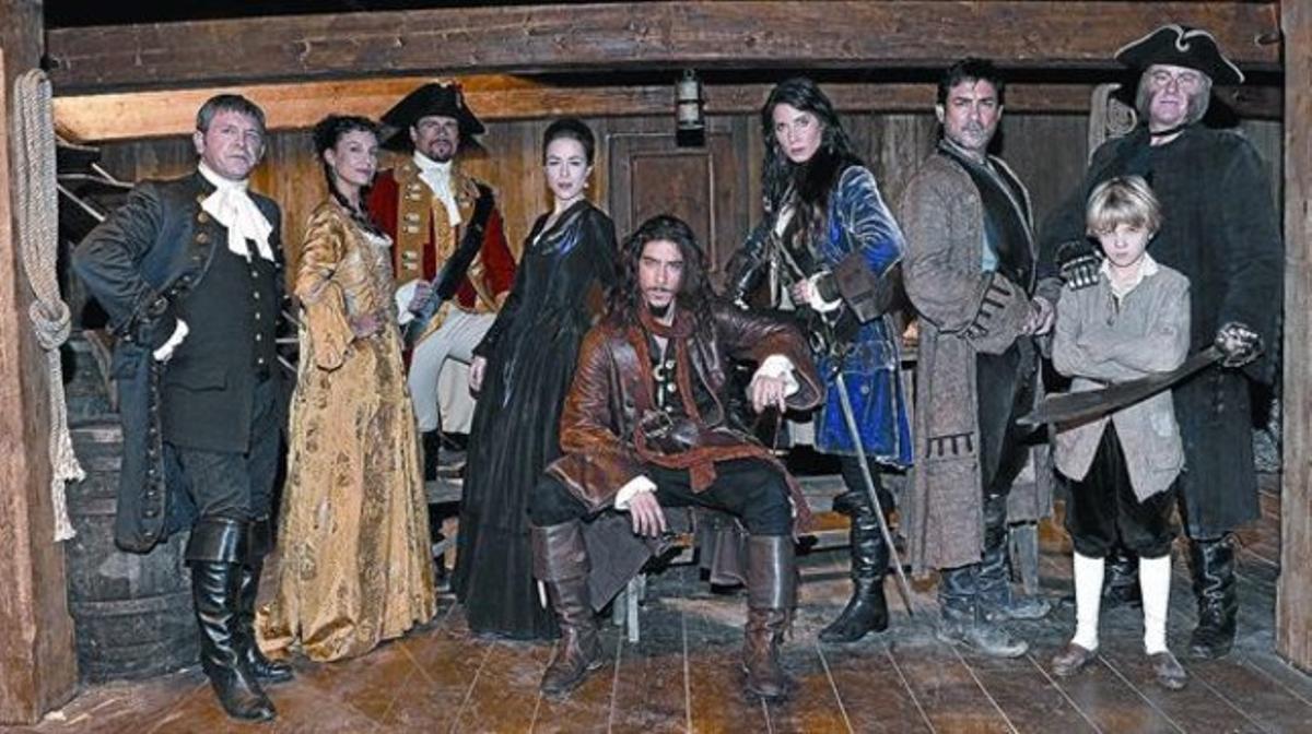 Els actors Luis Iglesia, Xenia Tostado, Octavi Pujades, Silvia Abascal, Óscar Jaenada, Pilar Rubio, Miguel Ortiz, Áxel Fernández i Aitor Mazo. Els actors Luis Iglesia, Xenia Tostado, Octavi Pujades, Silvia Abascal, Óscar Jaenada, Pilar Rubio, Miguel Ortiz, Áxel Fernández i Aitor Mazo.