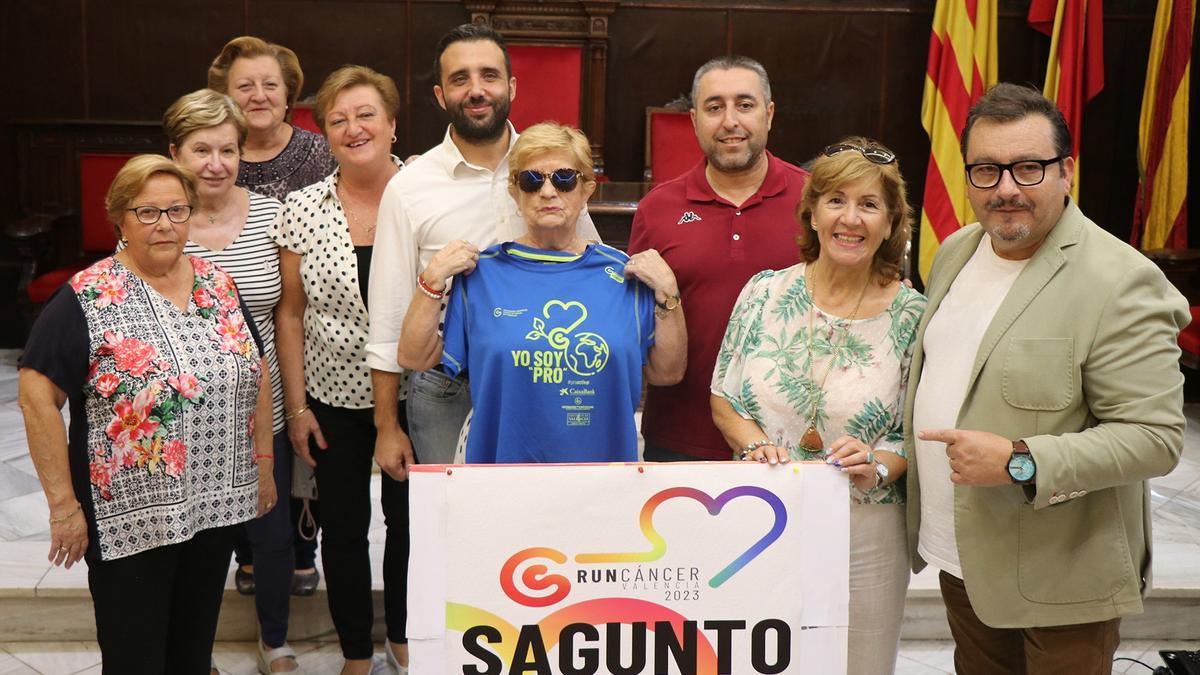 Protagonistas de la presentación de la carrera.