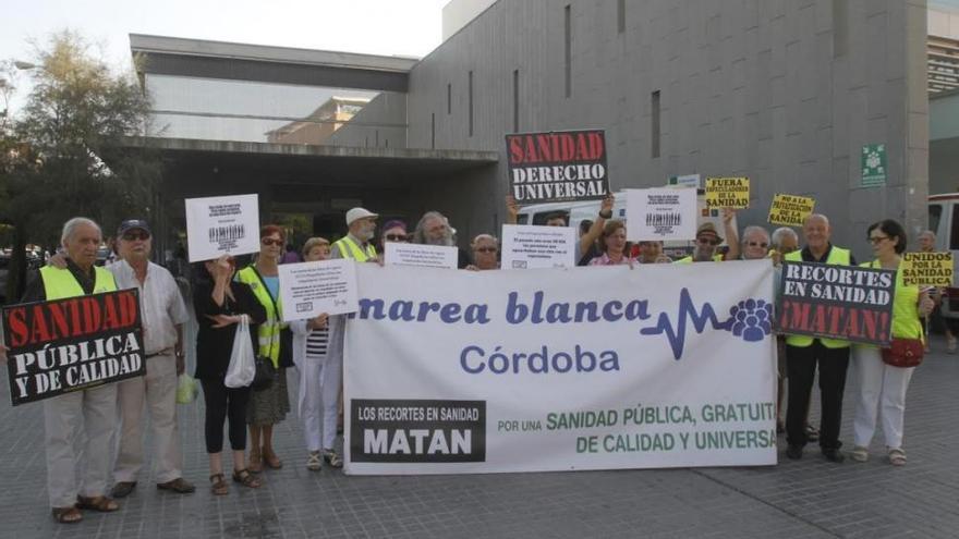 Marea Blanca denuncia el masivo trasvase de pacientes a la sanidad privada