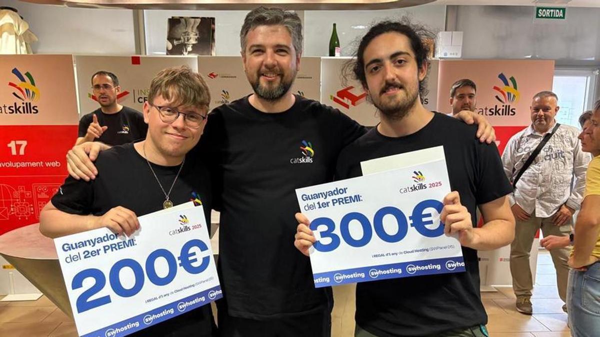 El representant del Cendrassos, a la dreta, després de guanyar en l'àmbit de Catalunya.