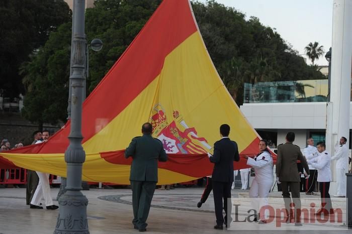 Arriado Solemne de Bandera en el puerto de Cartagena