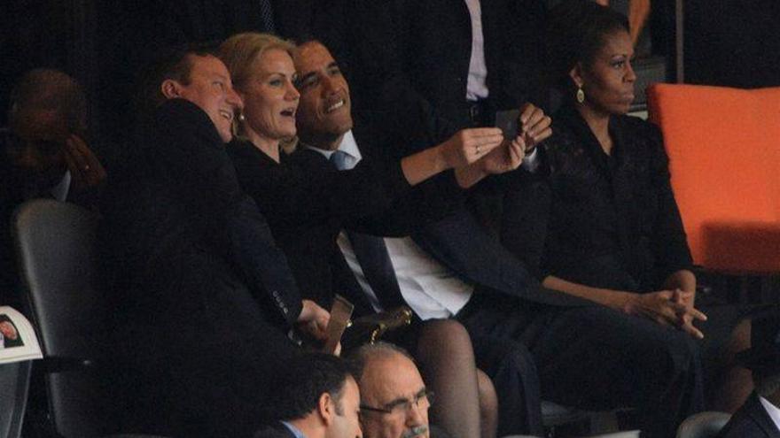 Cameron propone subastar el &#039;selfie&#039; con Obama y Thorning-Schmidt