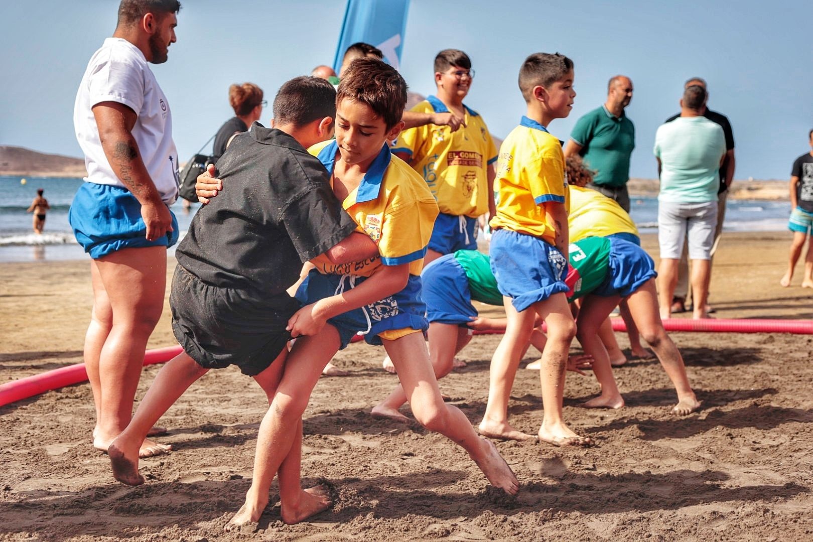 Presentación del proyecto ‘Playa y brega’ para el fomento y promoción de la lucha canaria