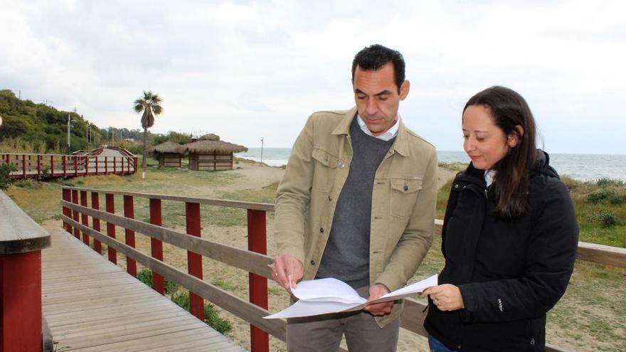 Critican la construcción de un chiringuito en una playa protegida