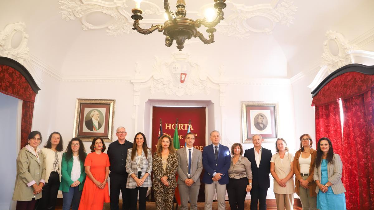 Encuentro del quinto comité de pilotaje del proyecto Blue-Tec en la Cámara Municipal de Horta (Azores) con su alcalde.