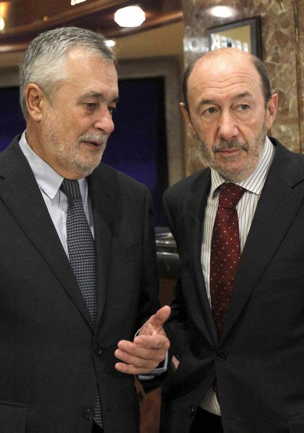 Griñán advierte de que el problema del PSOE «no es de ideas, sino de personas»