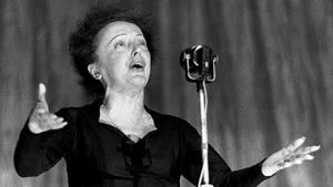 La cantante francesa Édith Piaf